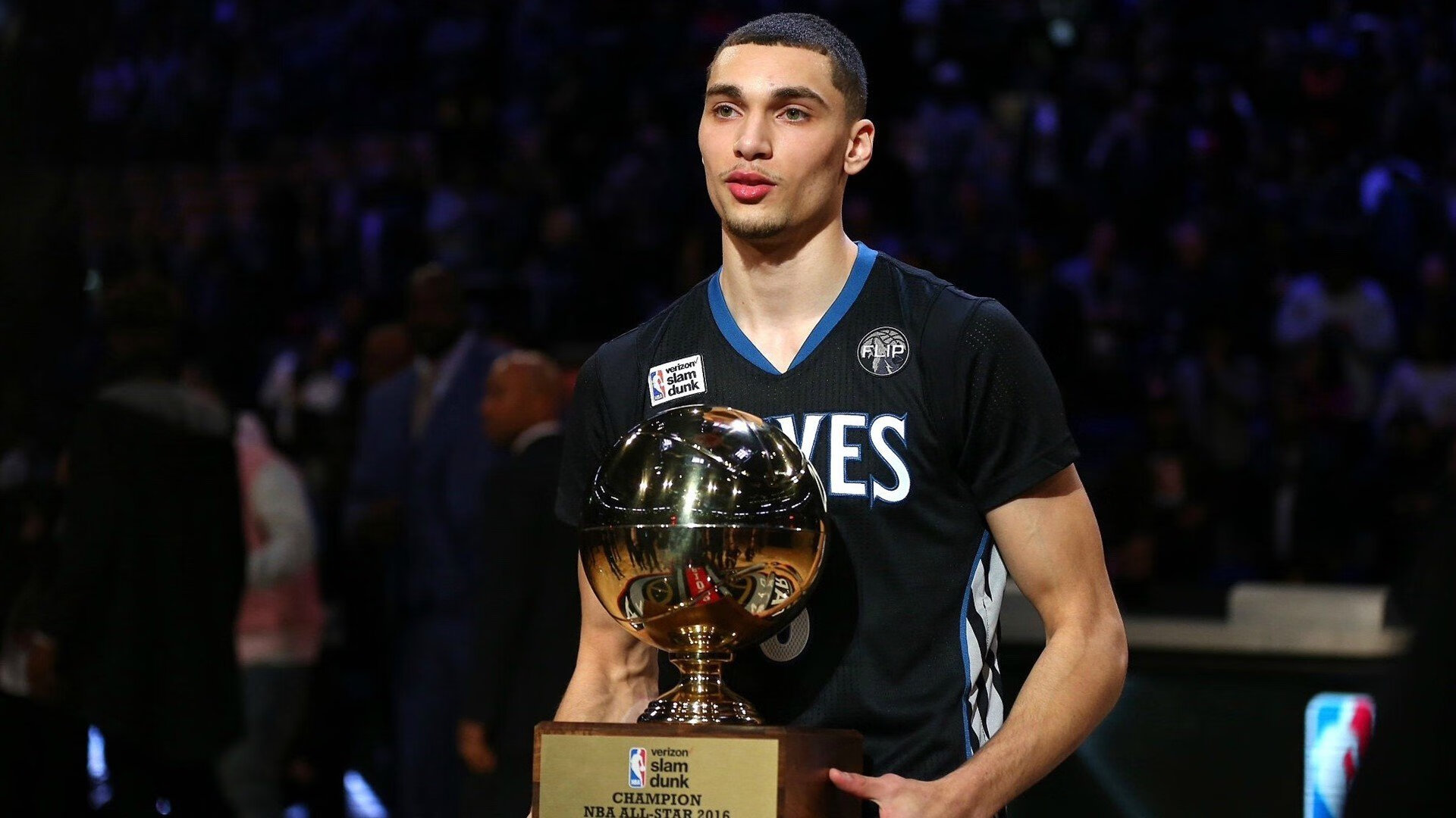 魔术冲垮步行者，马克西在东决关键战接管比赛