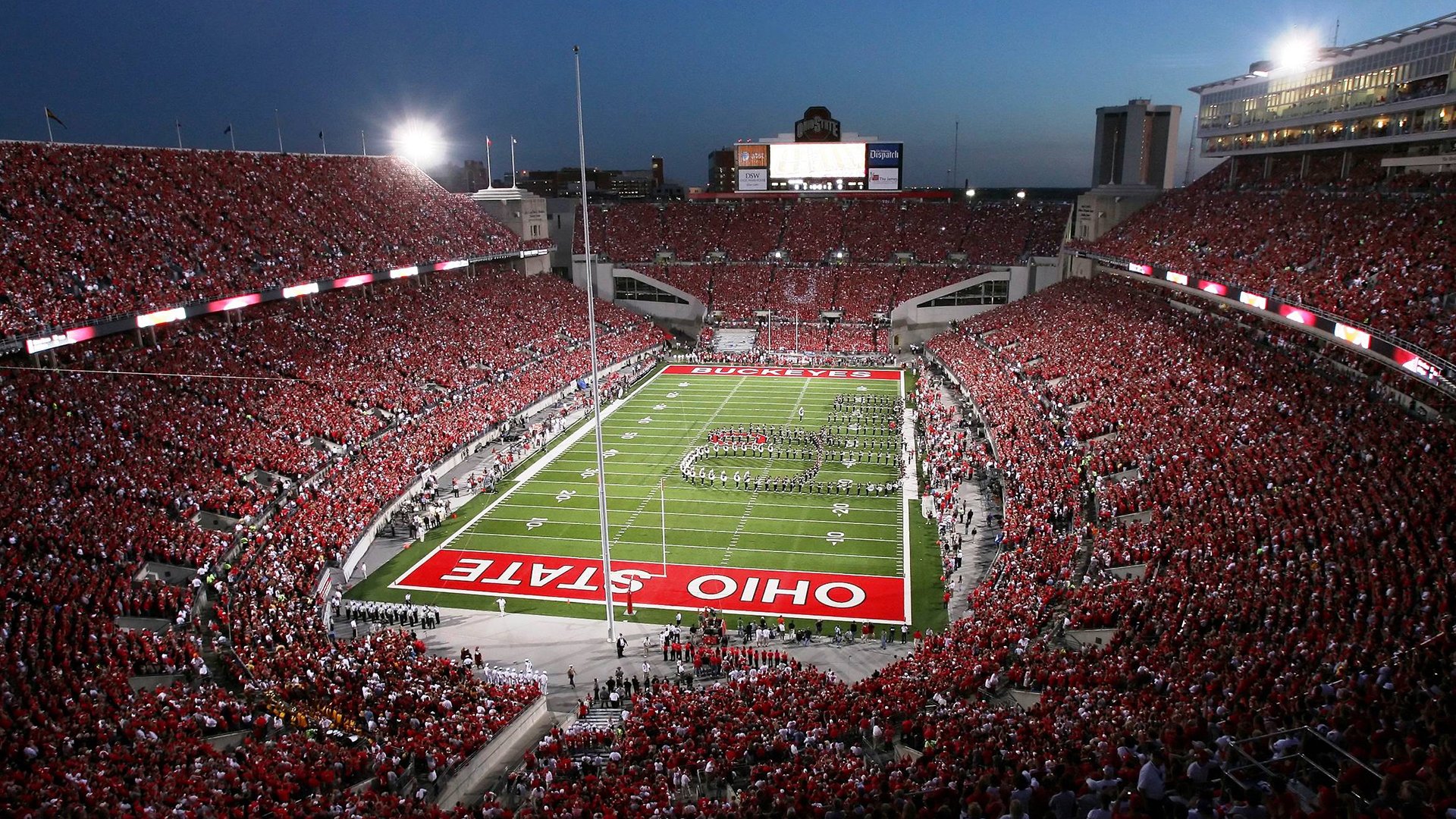 赛道上的逆袭，红牛二队鏖战哈斯，佩雷兹高光时刻